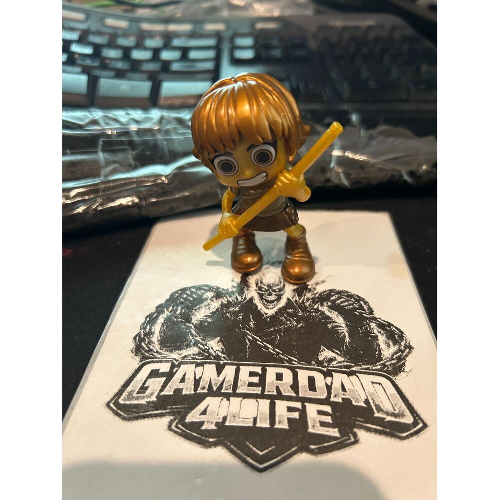 Netflix One Piece Nami Gold Metallic Treasure Chest Series 1 Mini Figure # 03